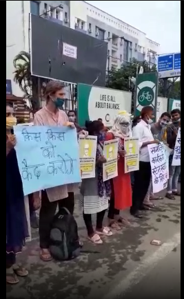 Jean Dreze protesting to release Stan Swamy